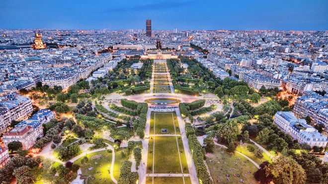 :香榭丽舍大道的诗意漫步麻将胡了app巴黎之旅(图1) :香榭丽舍大道的诗意漫步麻将胡了app巴黎之旅(图1)