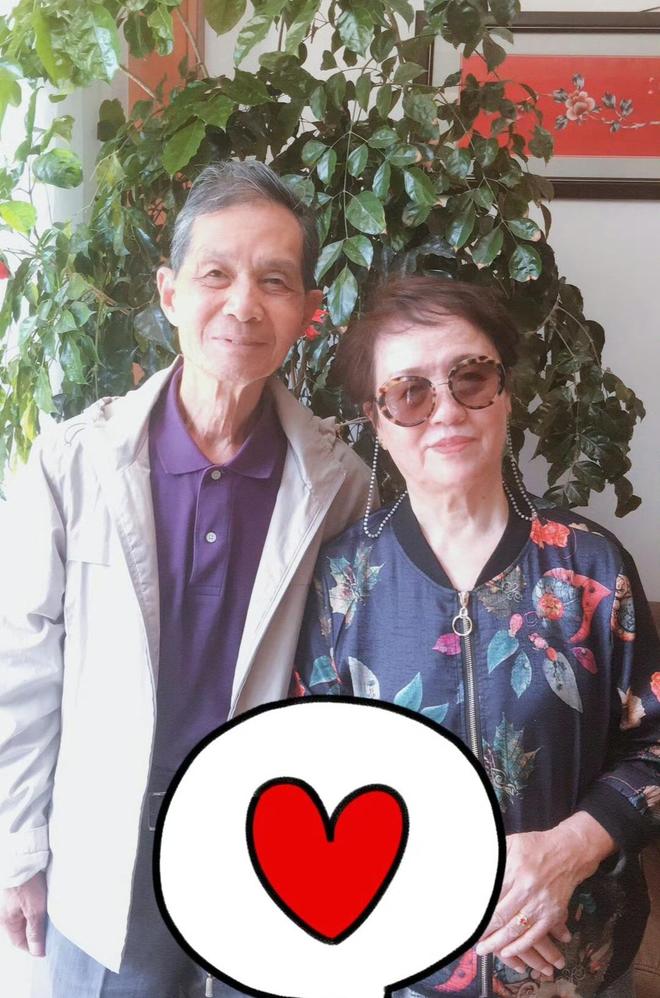 脸型和母亲神似知情人透露其父母背景PG麻将胡了亲人曝光朱媛媛全家福!(图5) 脸型和母亲神似知情人透露其父母背景PG麻将胡了亲人曝光朱媛媛全家福!(图5)