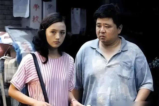 脸型和母亲神似知情人透露其父母背景PG麻将胡了亲人曝光朱媛媛全家福!(图6) 脸型和母亲神似知情人透露其父母背景PG麻将胡了亲人曝光朱媛媛全家福!(图6)